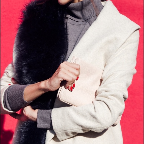 Ann Taylor Faux Fur Neck Wrap - Picture 2 of 4