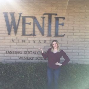 Meet your Posher, Danielle