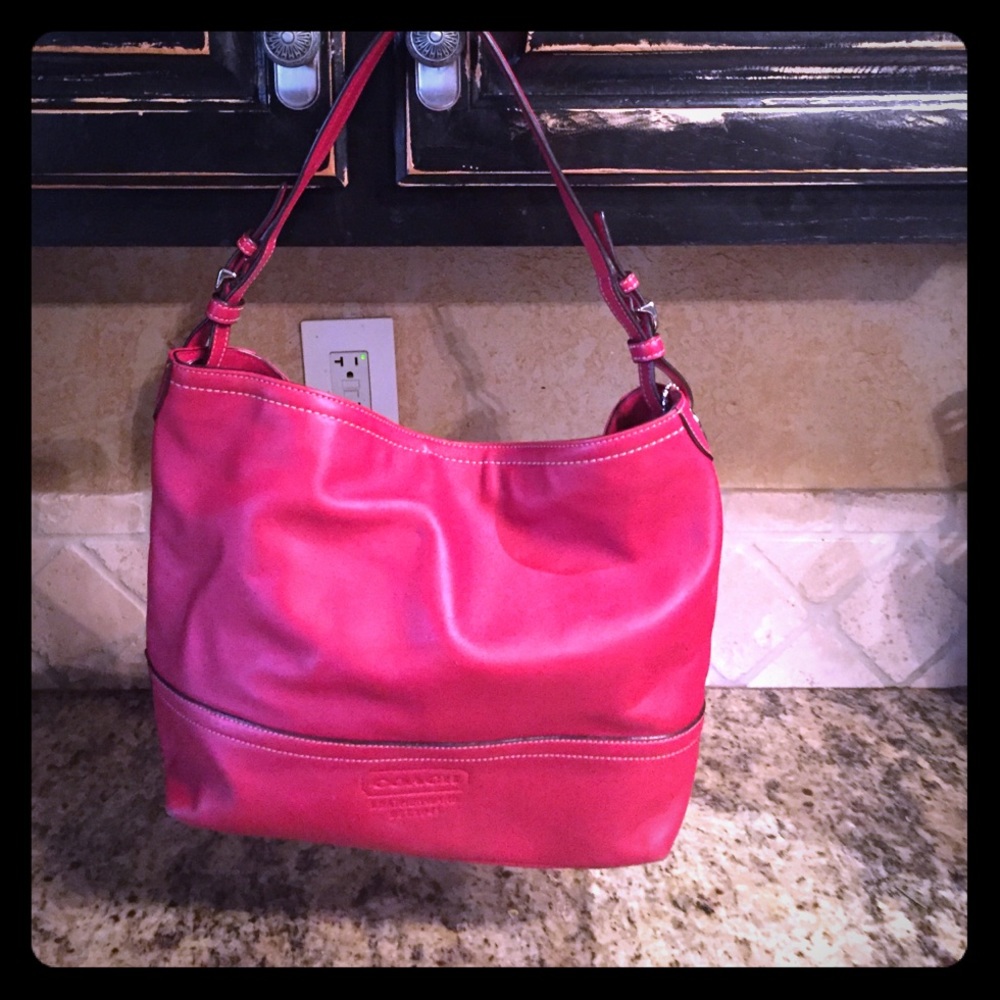 Coach Red shoulder bag pre loved  ❤ good condition