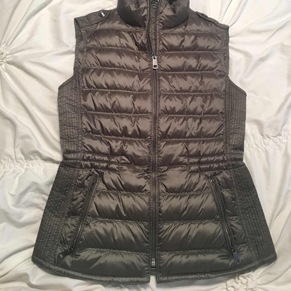 Burberry quilted vest - women