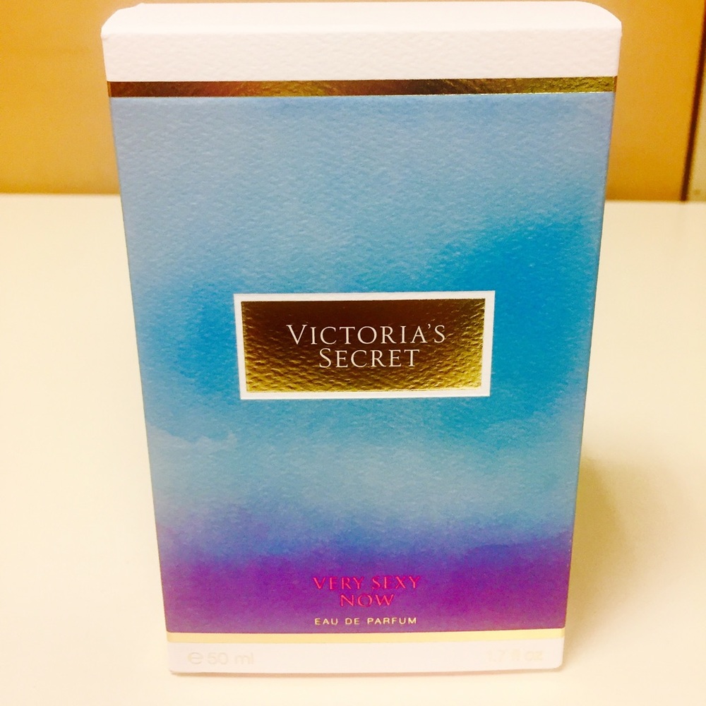 VICTORIAS SECRET VERY SEXY NOW