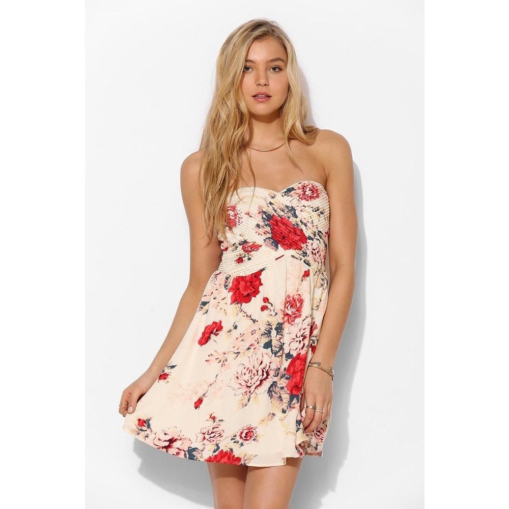 Kimchi Blue Strapless Floral Dress