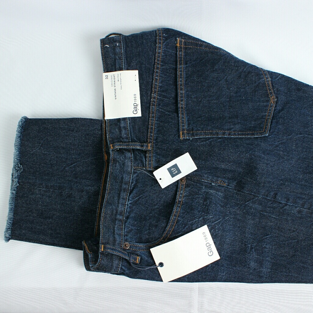 Mens Gap 1969 vintage straight size 32 cut bottom