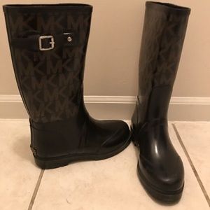 Rain boots