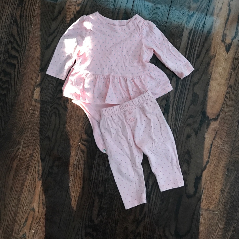 Baby gap two piece pink outfit. 3-6M