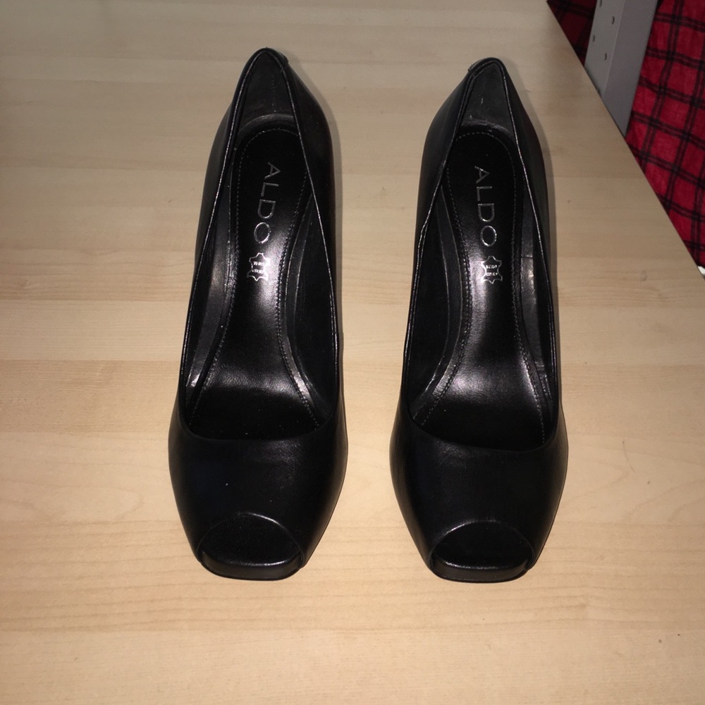 Aldo peep toe