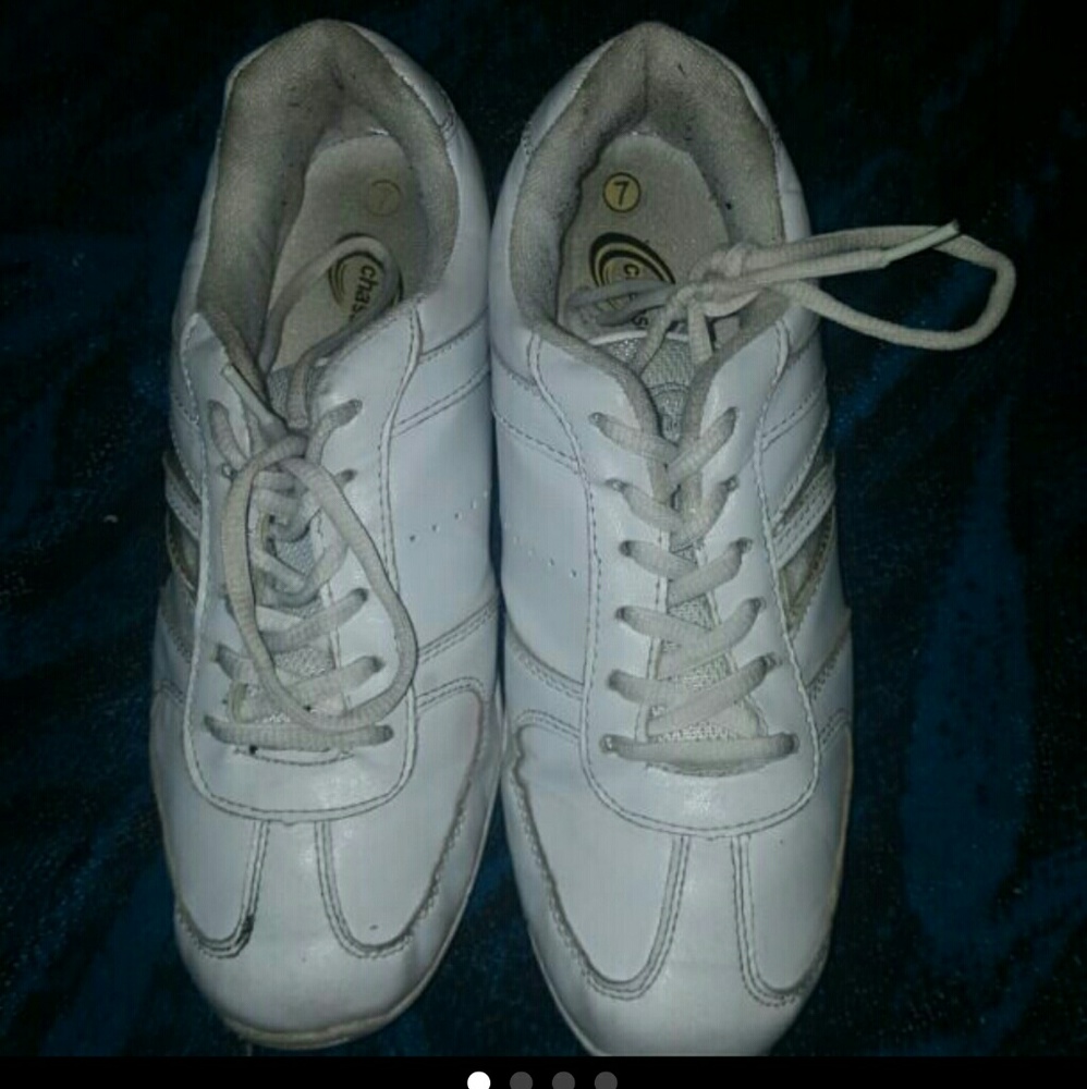 chasse cheer shoes size 7