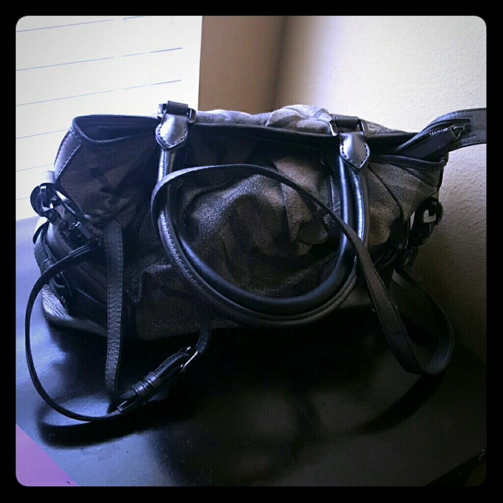 Burberry shoulder bag with crossbody strap