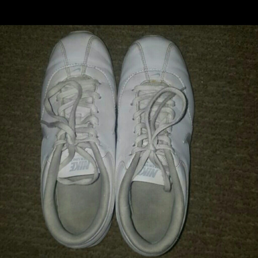 nike cheer shoes