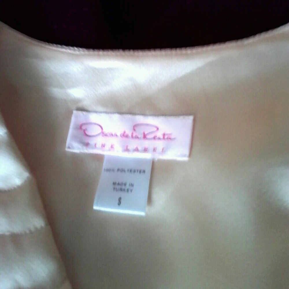 Robe - Picture 2 of 2