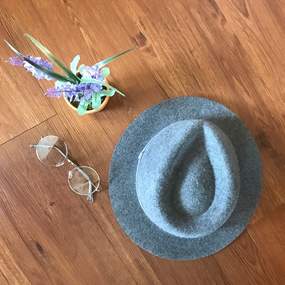 Chic Gray Hat