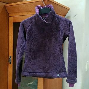 Mountain hard wear sweater
