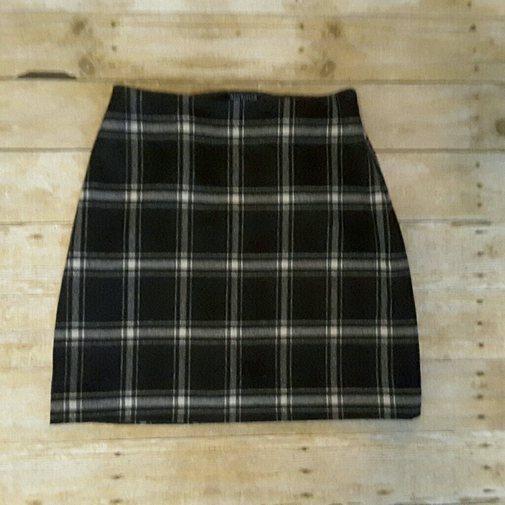 Ann Taylor Plaid wool Mini Skirt size 6