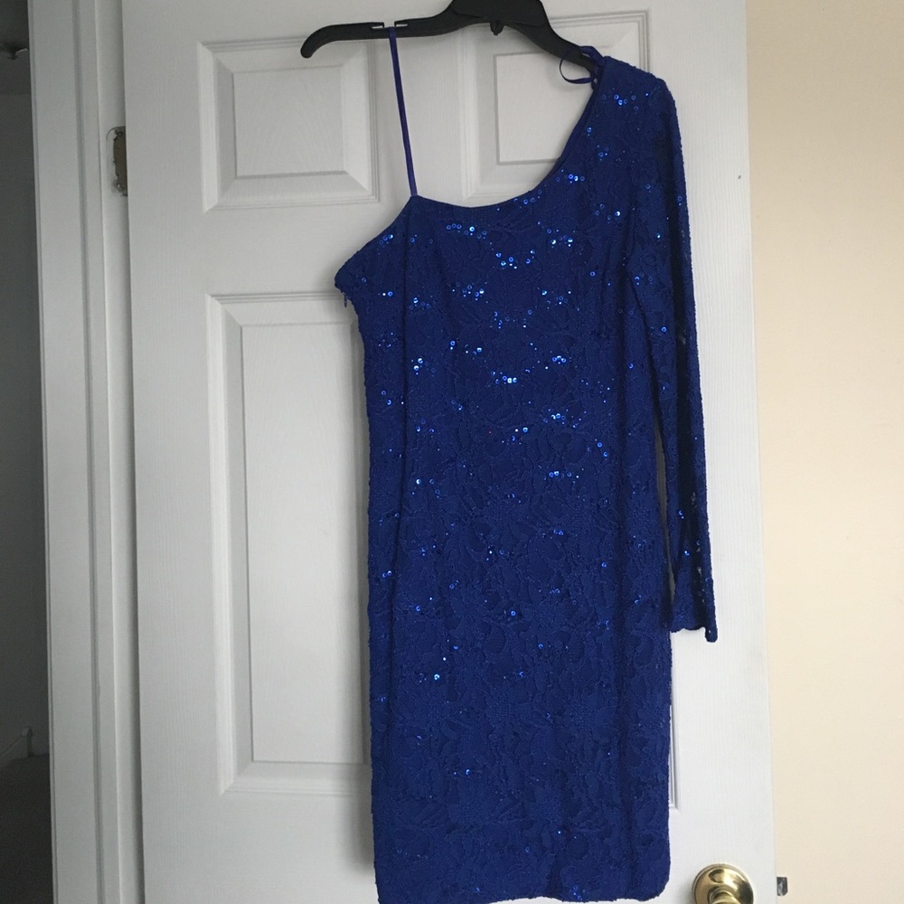Blue one sleeve, Hailey Audriana Pappel dress
