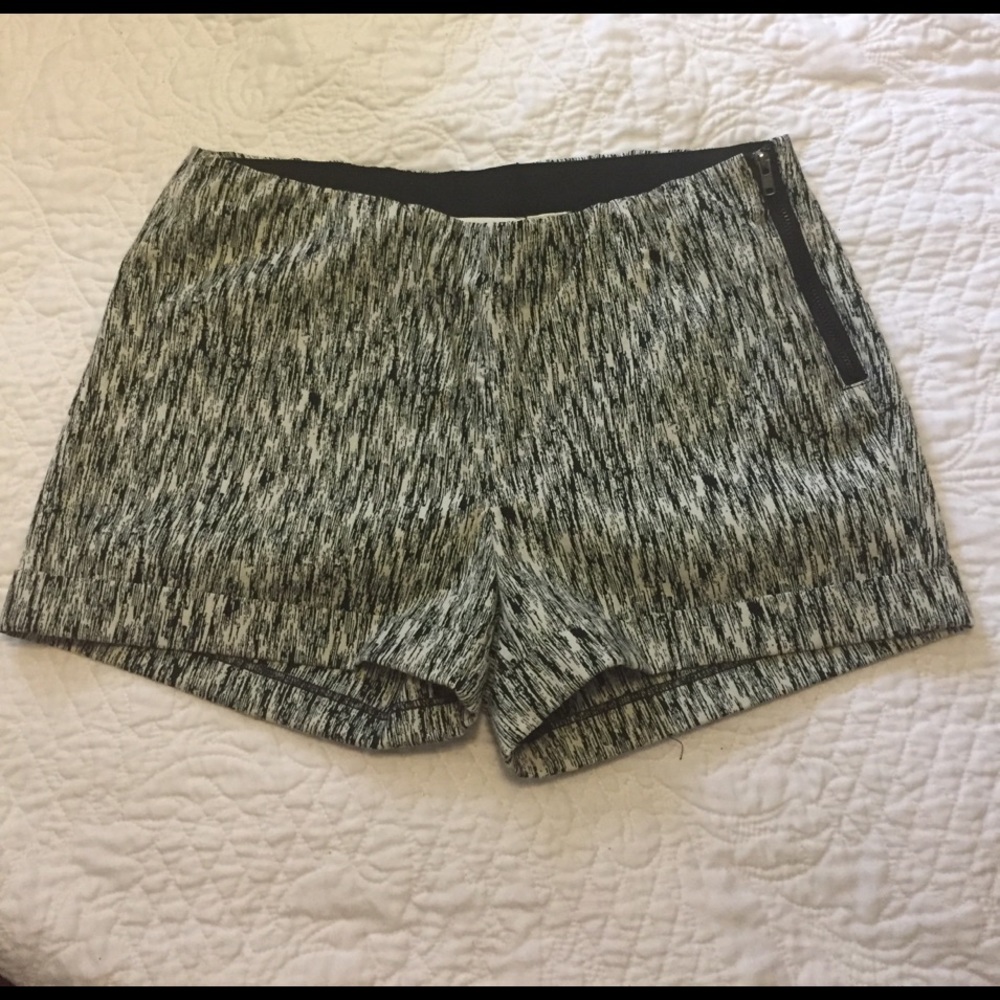 Black & white side zip shorts