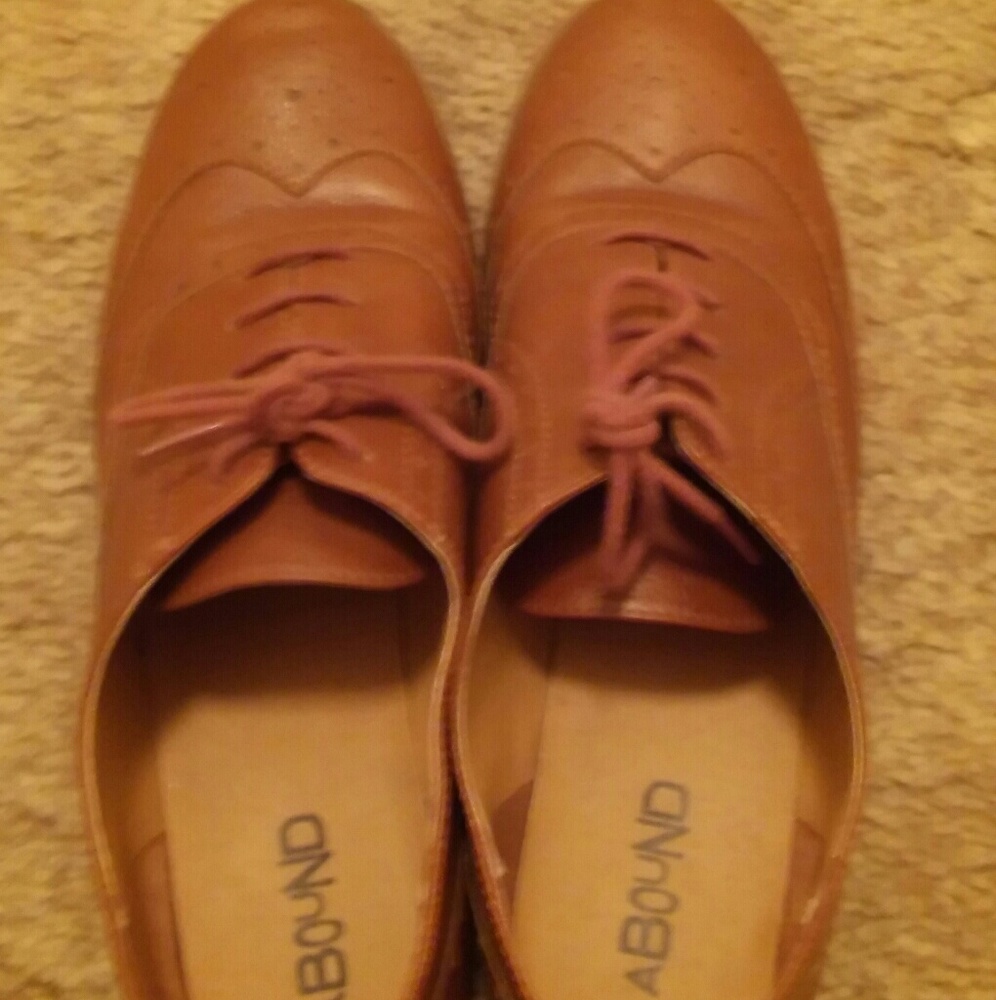 Oxford Shoes Abound