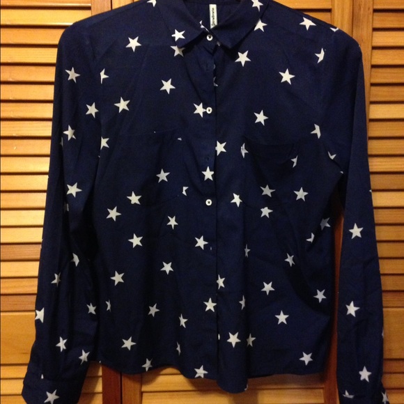 silky blue star print button up - Picture 3 of 3