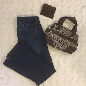 BCBGMAXAZRIA women's bifold wallet (BCBG)