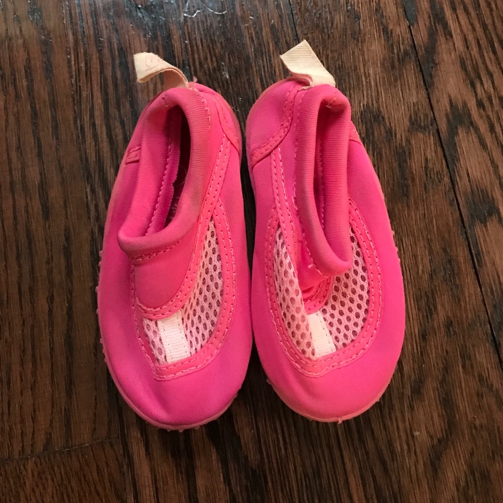 Baby iPlay water shoes size 5 pink