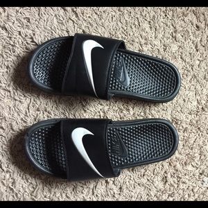Nike slides