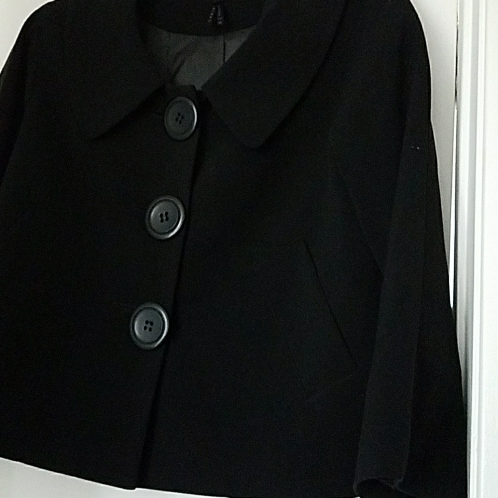 Blazer - Picture 3 of 4