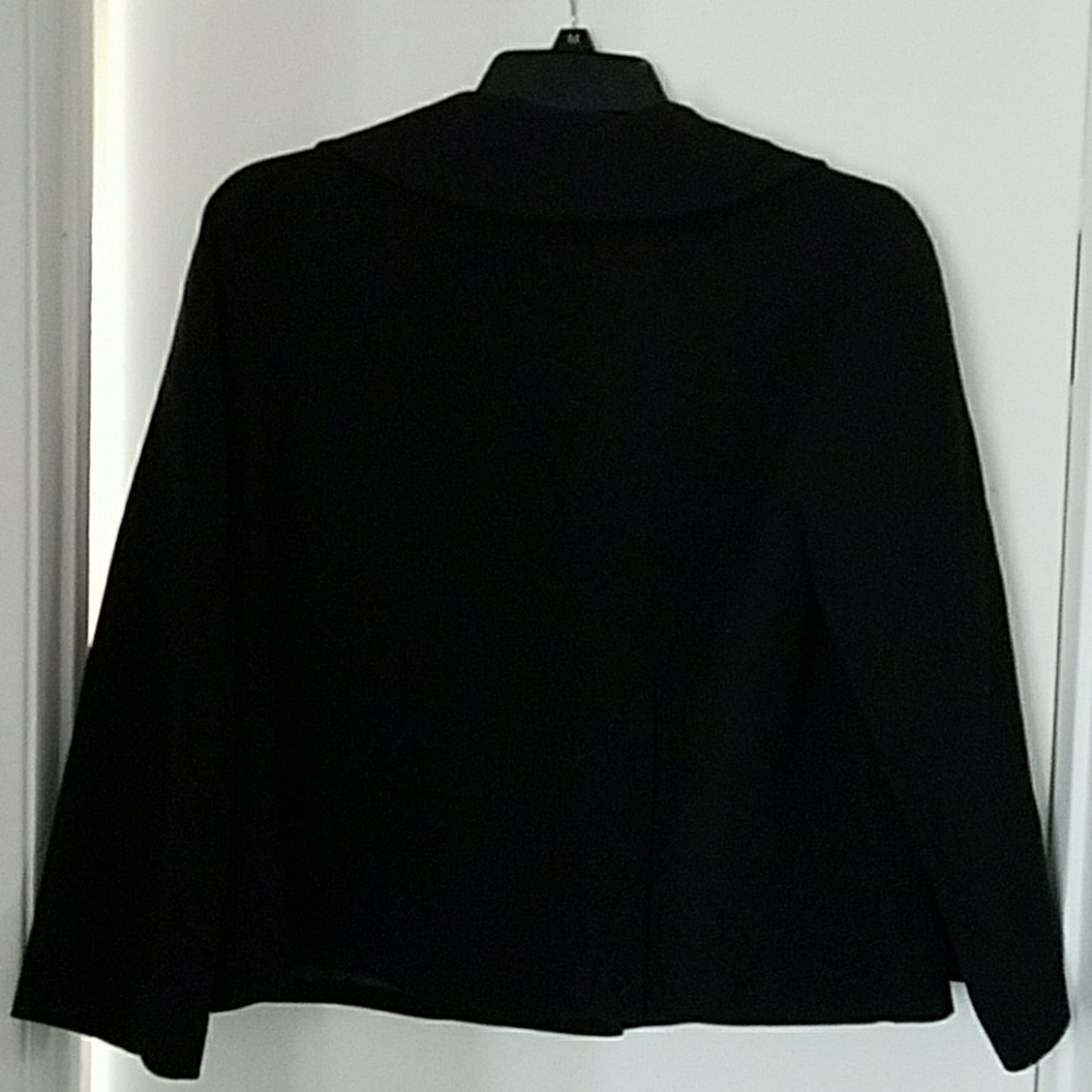 Blazer - Picture 4 of 4