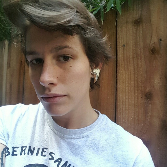 Vintage Clip on Earrings - Picture 4 of 4