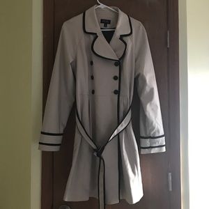 Elle trench coat