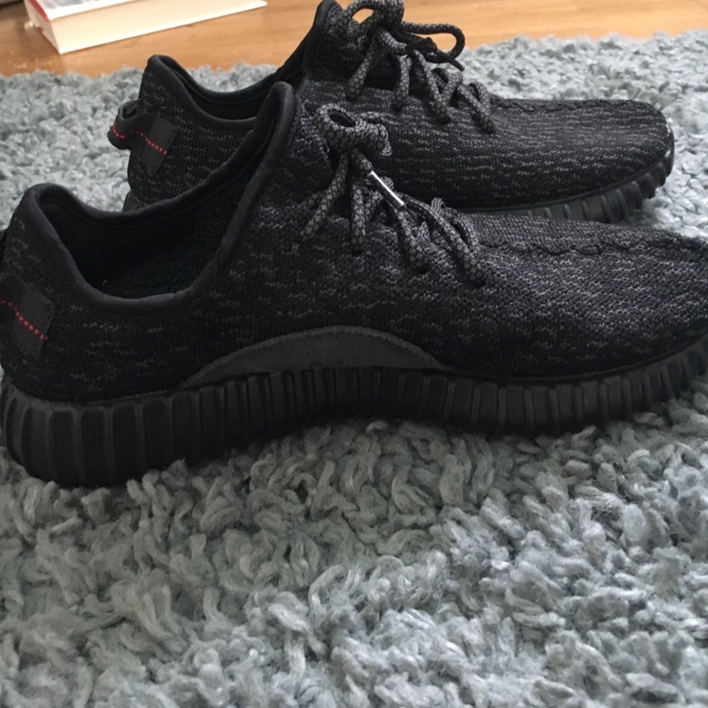 UA yeezy 350 pirate black