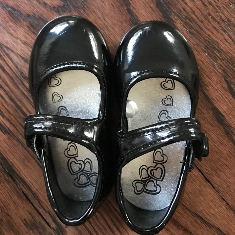 Children's place black patent style shoes size 4