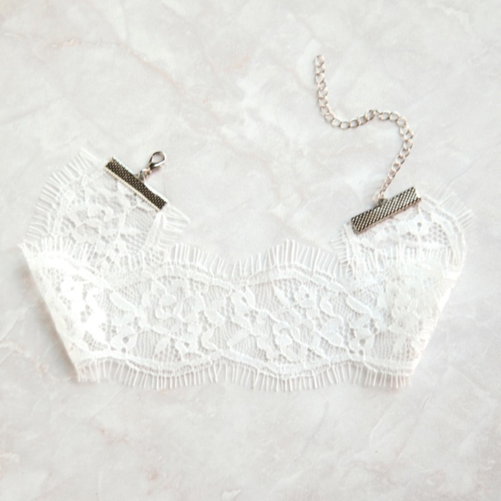 White lace choker