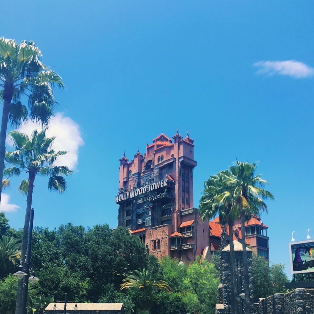 Meet your Posher, Halla