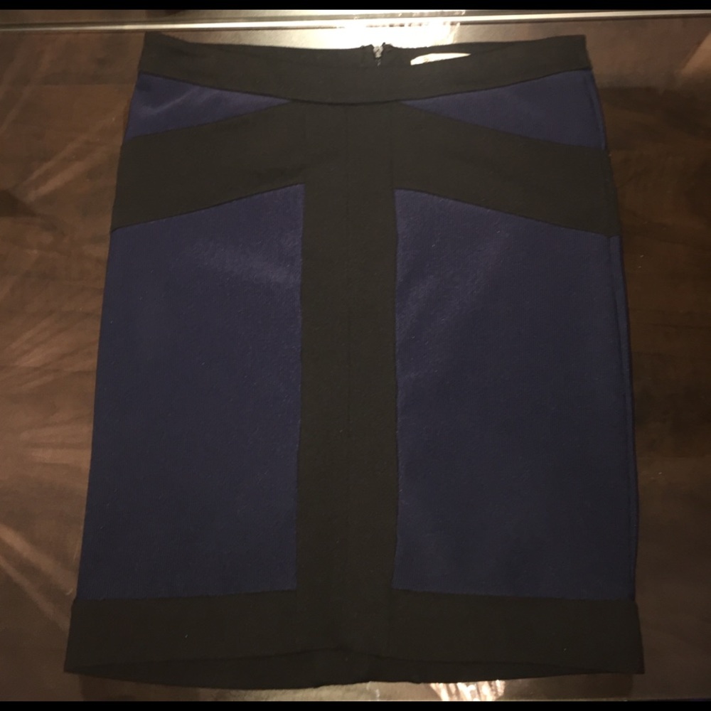BCBG black and navy blue skirt size 10