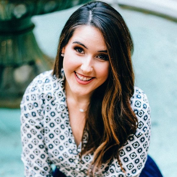 Meet your Posher, Emily - Picture 2 of 6