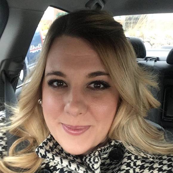 Meet your Posher, Amanda - Picture 1 of 1