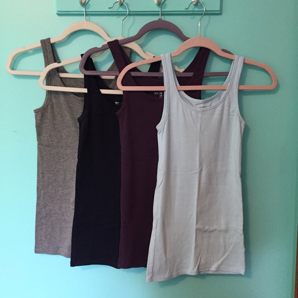 Bundle of 4 tank tops!
