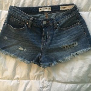 Low-Rise Short Bullhead Shorts
