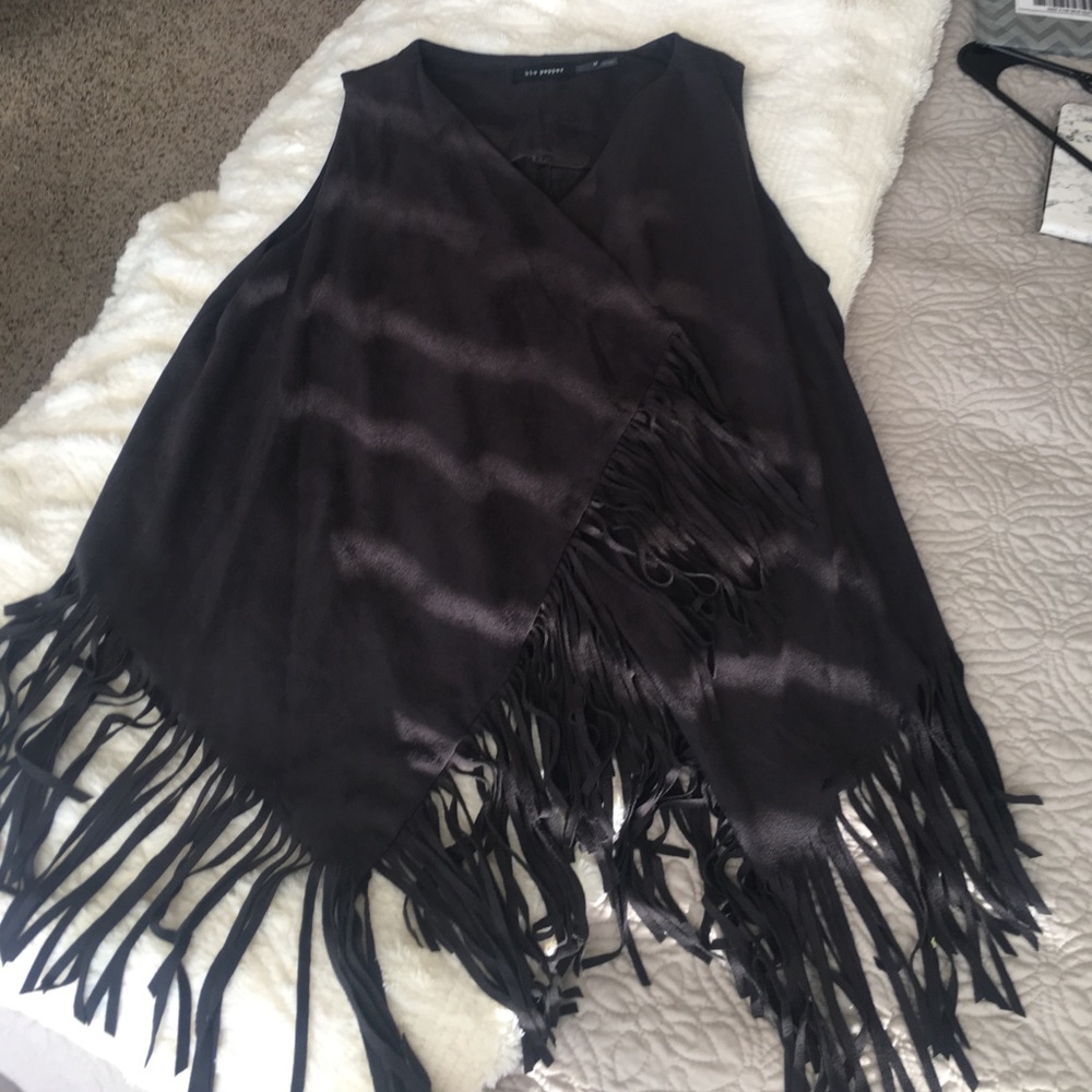 Blu Pepper fringe vest (M)
