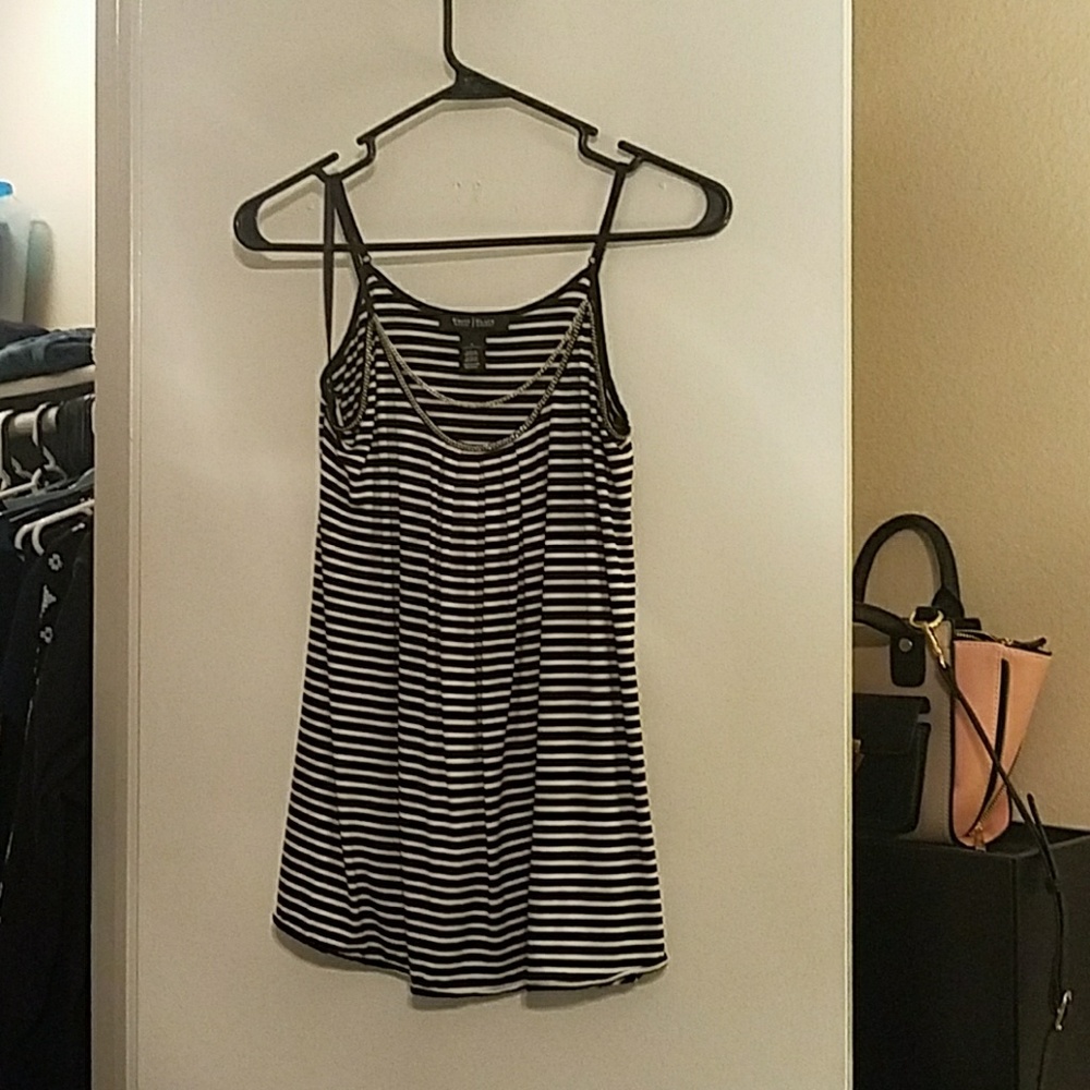 Tank top with chain detail