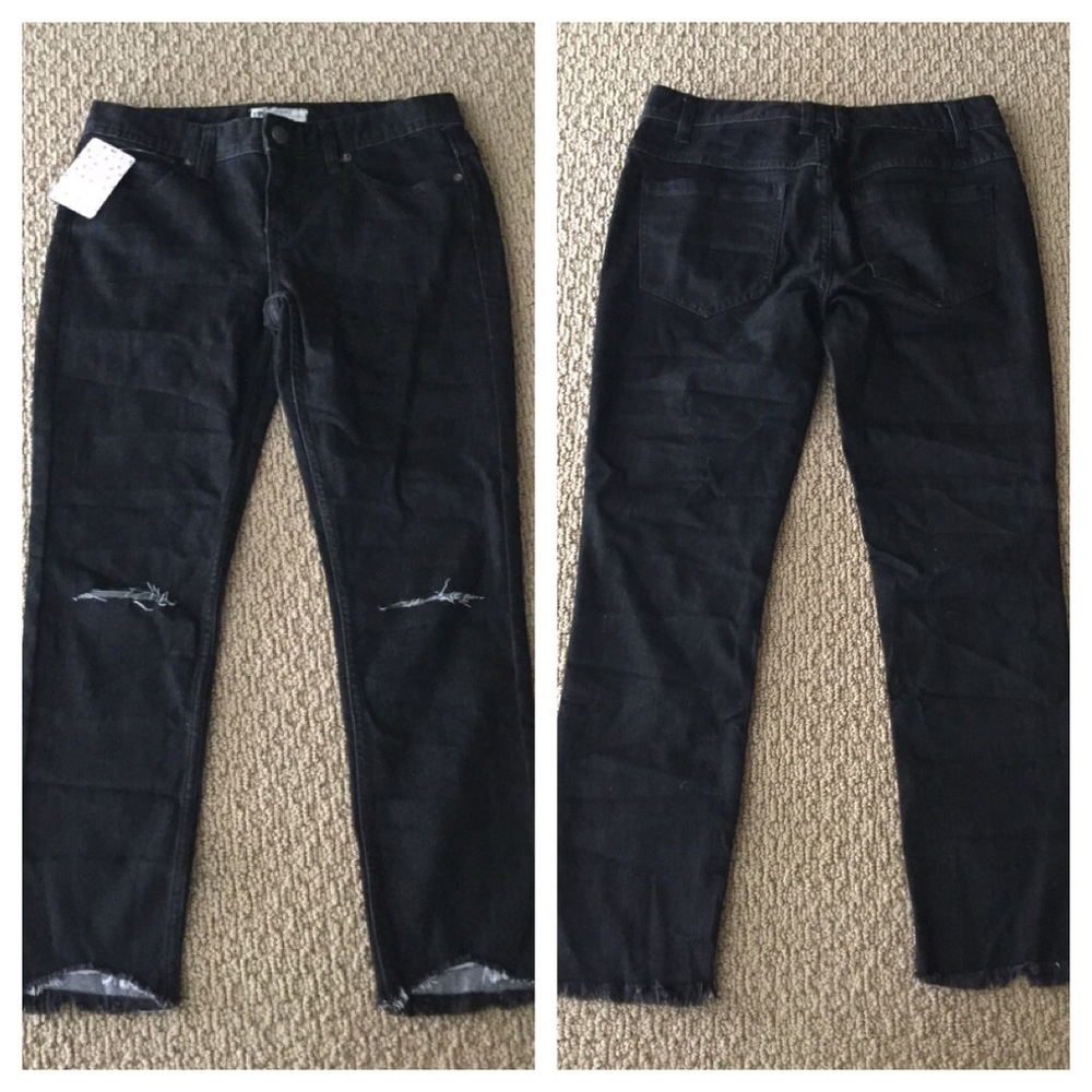 Free People Destroyed Crop Skinny Jeans.  NWT. - Picture 4 of 4