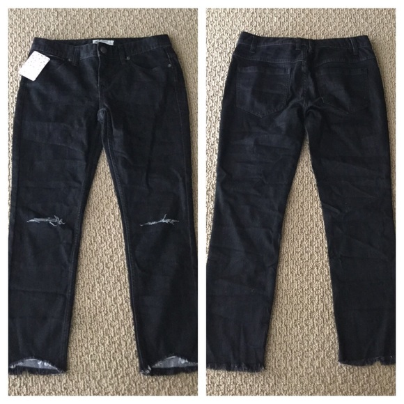 Free People Destroyed Crop Skinny Jeans.  NWT. - Picture 4 of 4