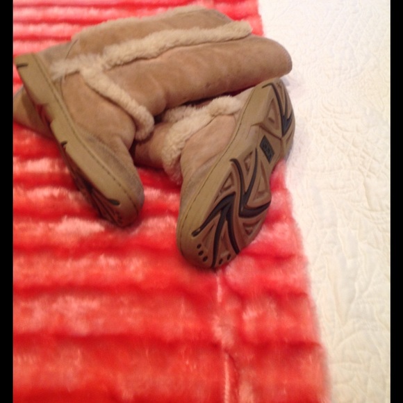 ugg sunburst tall size 8 ugg sunburst tall size 8