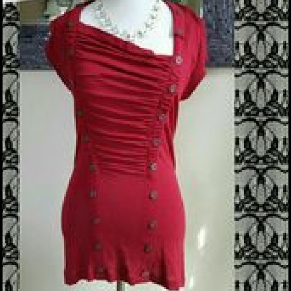 Pilero short/cap sleeve red shirt w/ brown buttons