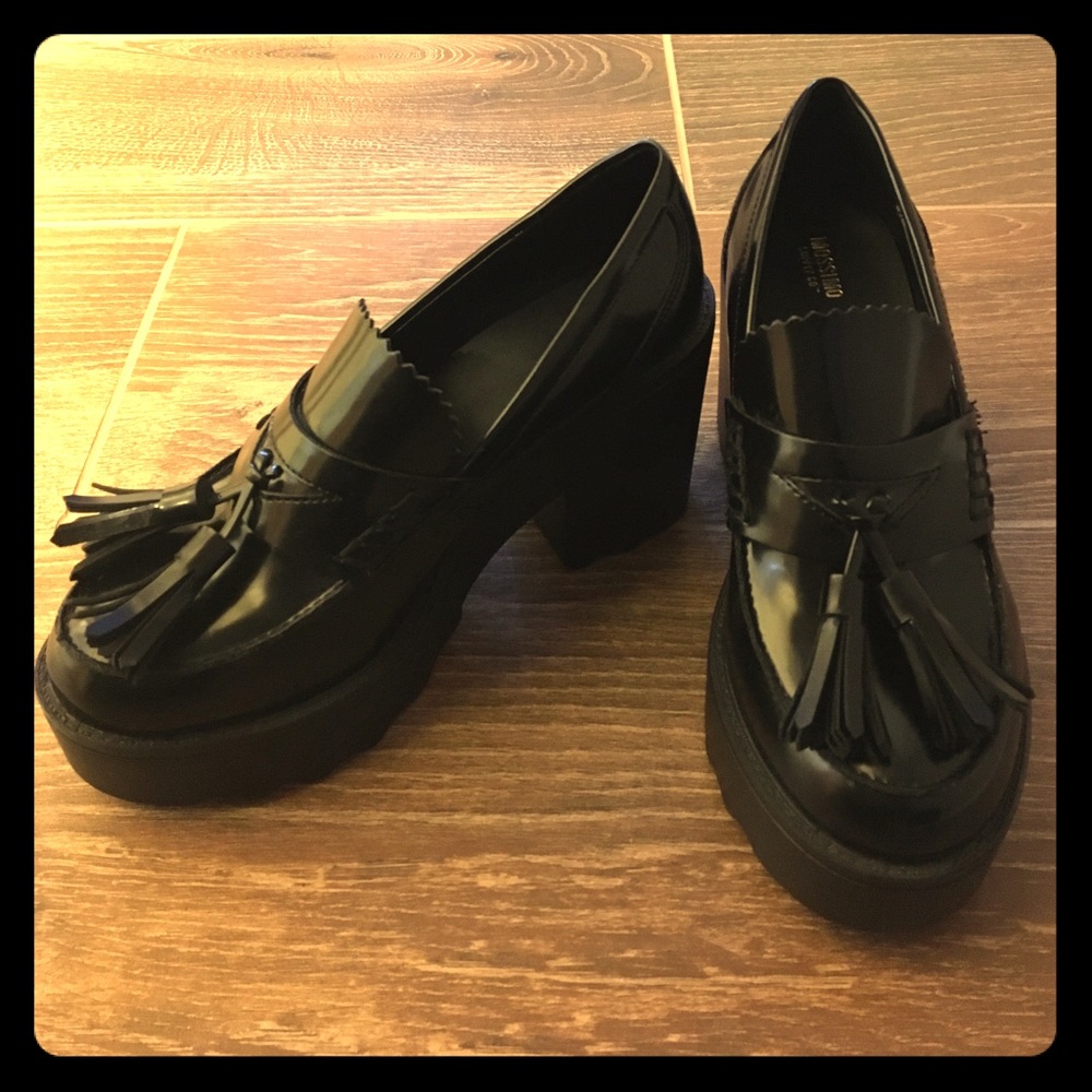 Black Oxford-Style Platform Heels