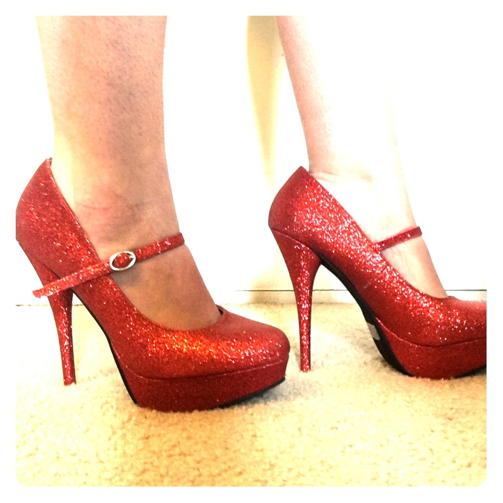Dorthy Red glitter pumps