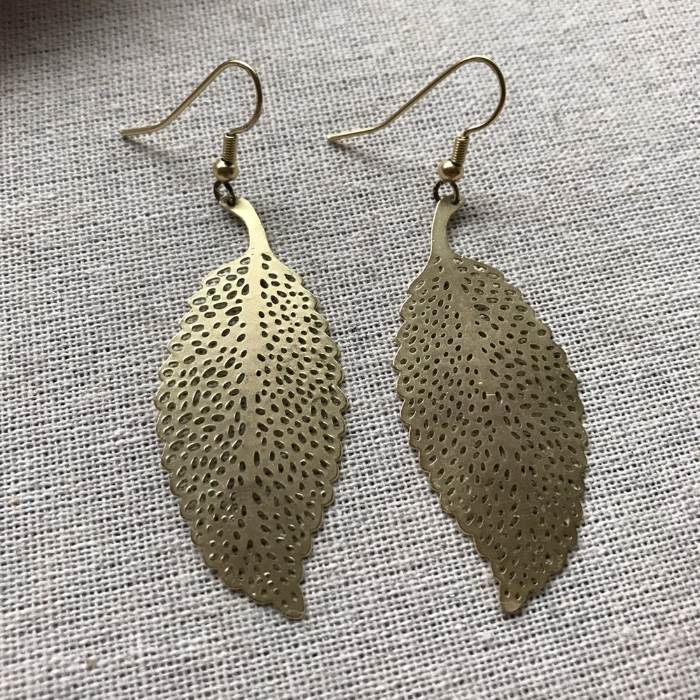 Gold leaf design diecut earrings