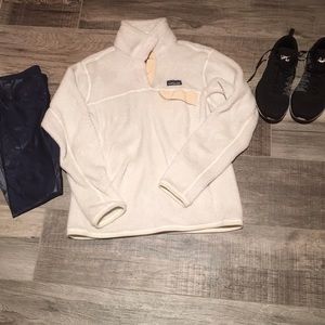 Cream Patagonia! Perfect condition.