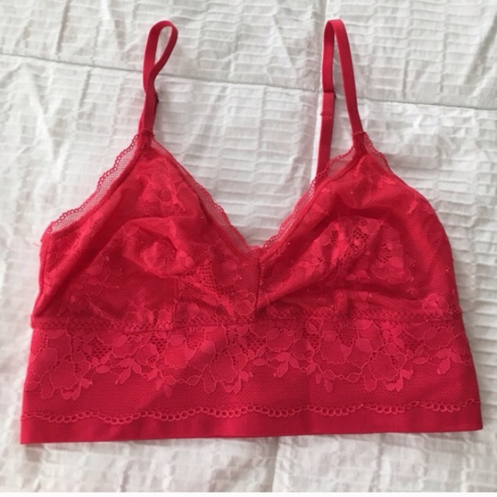 Victoria's Secret red lace bralette NWT.