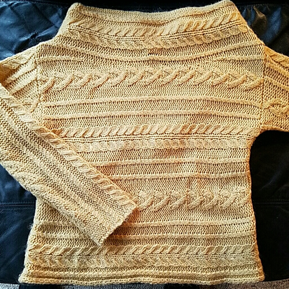 MODA international sweater