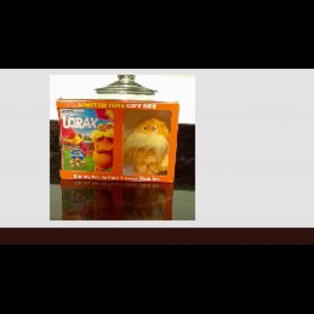 The Lorax Blu-Ray gift pack with plush